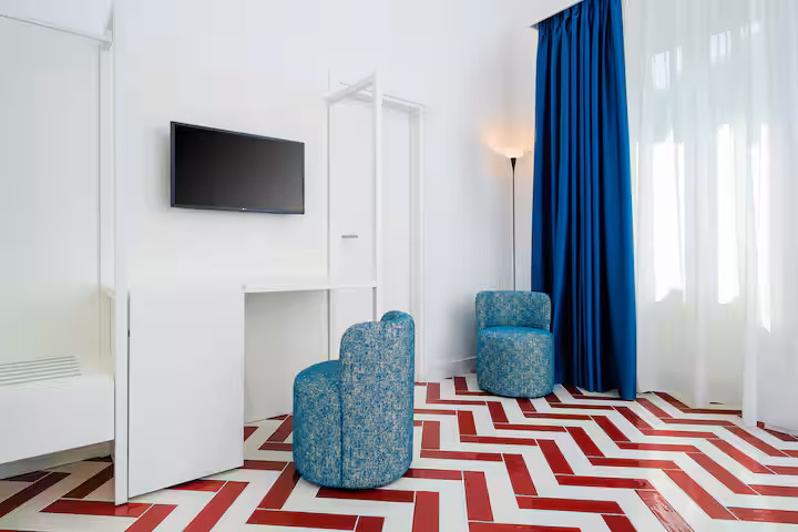 Interno luminoso Gialma Suite